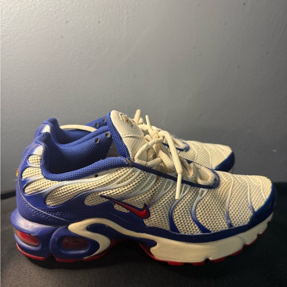 Nike air max plus Sneakers with Red Swoosh - Picture 2 of 8